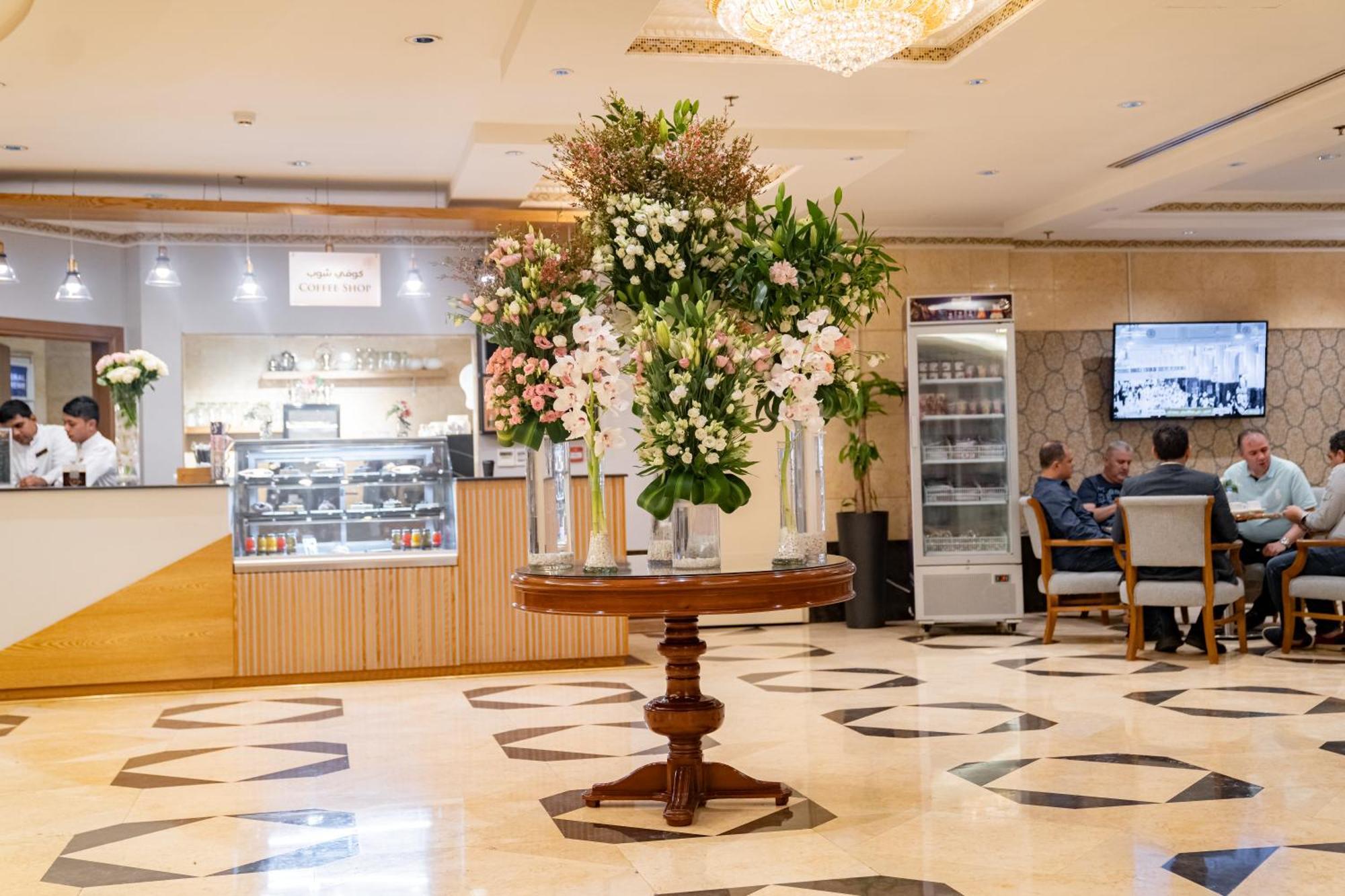 Emaar Grand Hotel Мекка Экстерьер фото The lobby of the hotel